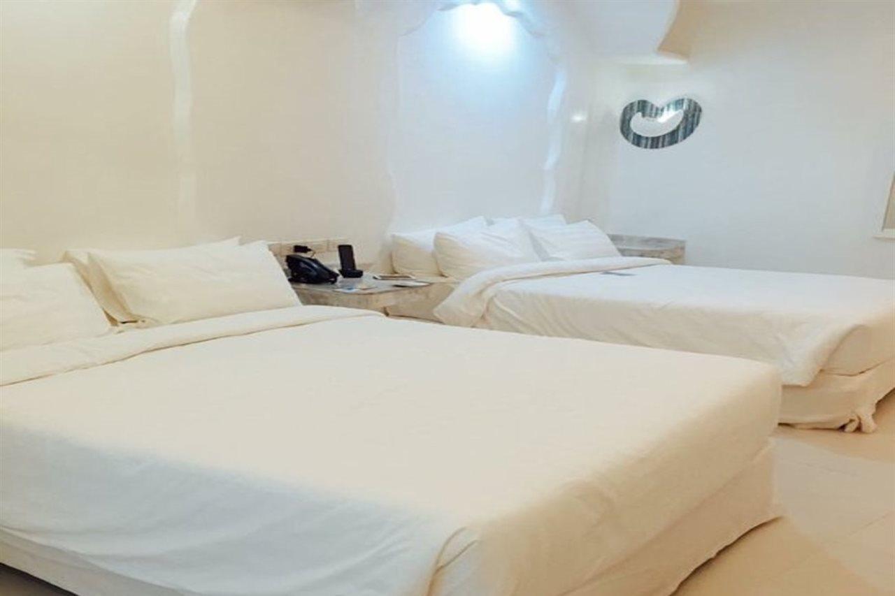 Vitalis Villas Ilocos Esterno foto